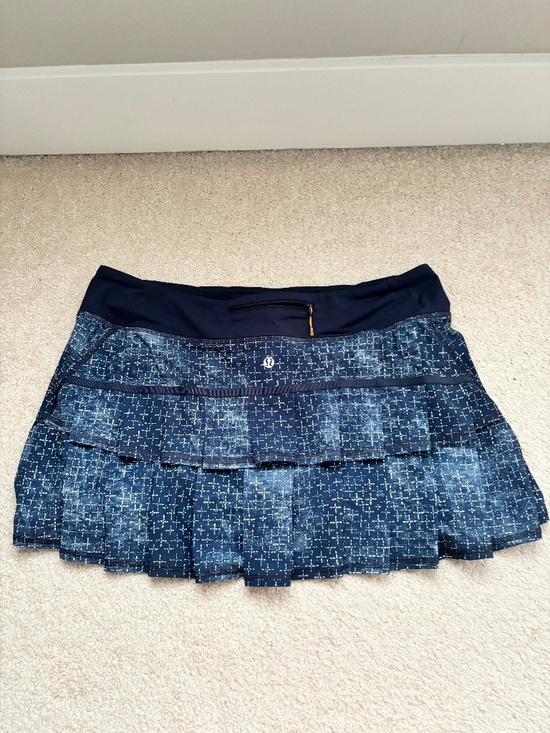 lululemon athletica Dresses & Skirts - Lululemon Pleated Running Tennis Skirt Skort Blue Print Size 12